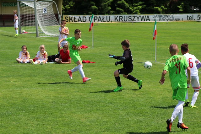 奥尼尔说经常依赖跳投是无法成为统治级球员的，这个观点对不对？.